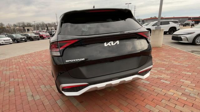 Used 2025 Kia Sportage EX image 8