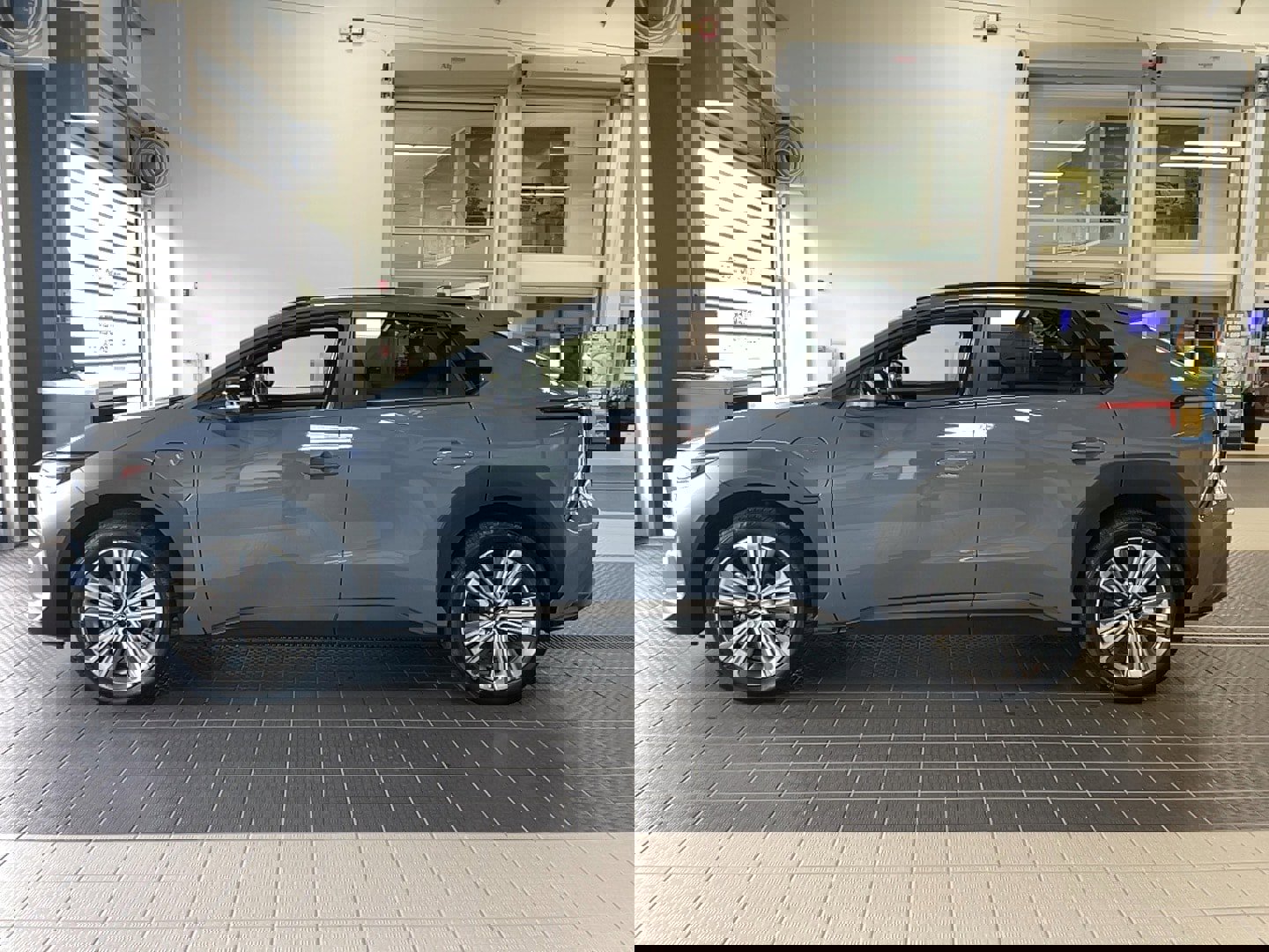 Used 2023 Subaru Solterra AWD image 4