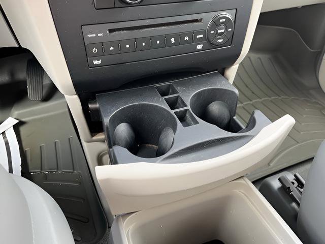 Used 2013 Volkswagen Routan SE image 19