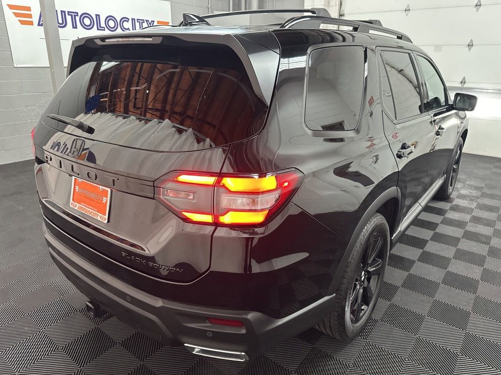 Used 2025 Honda Pilot Black Edition image 10