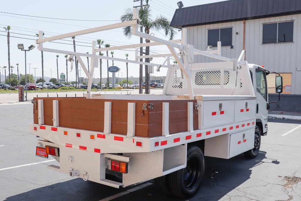 Used 2019 Isuzu NPR RWD image 11