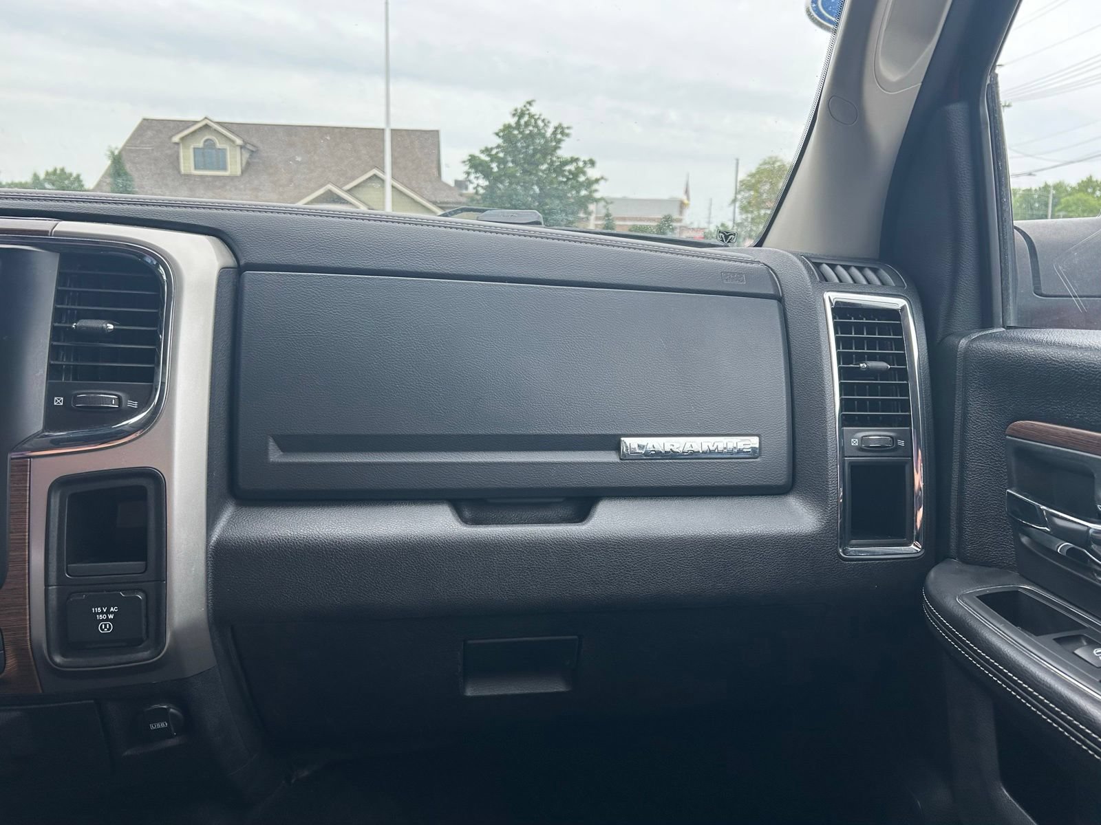Used 2017 RAM 1500 Laramie AWD/4WD image 20