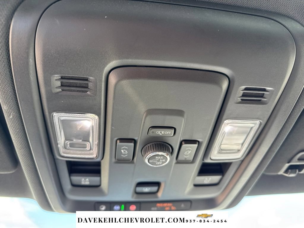 Used 2025 Chevrolet Tahoe Z71 w/ Comfort Package AWD/4WD image 13