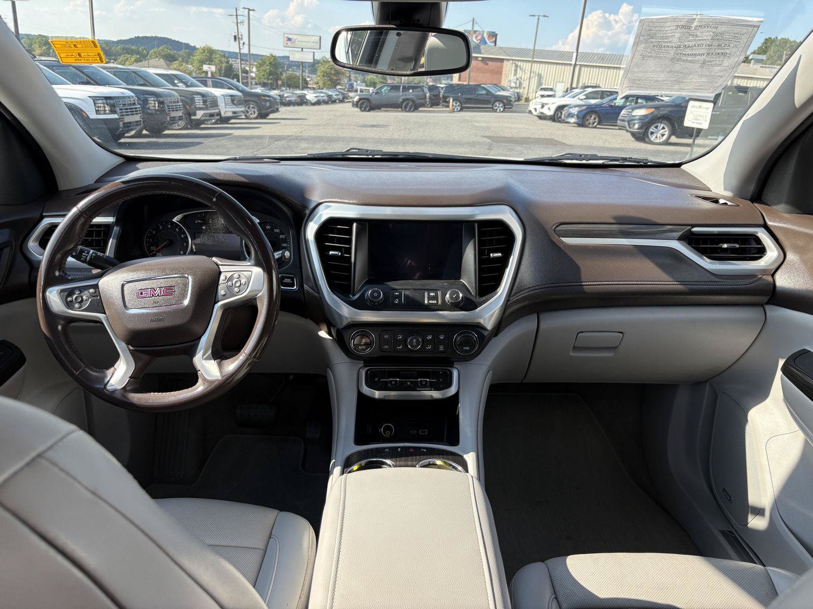 Used 2021 GMC Acadia SLT w/ Premium Package FWD image 28