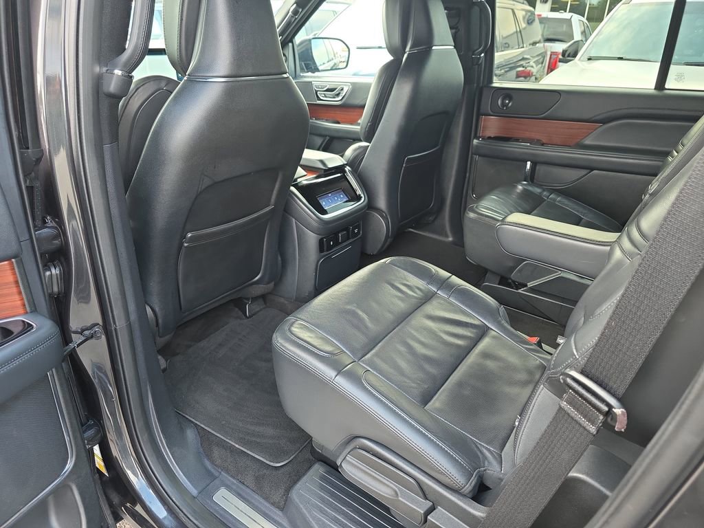 Used 2023 Lincoln Navigator Reserve image 34