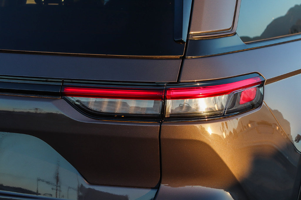New 2026 Jeep Grand Cherokee Limited AWD/4WD image 10