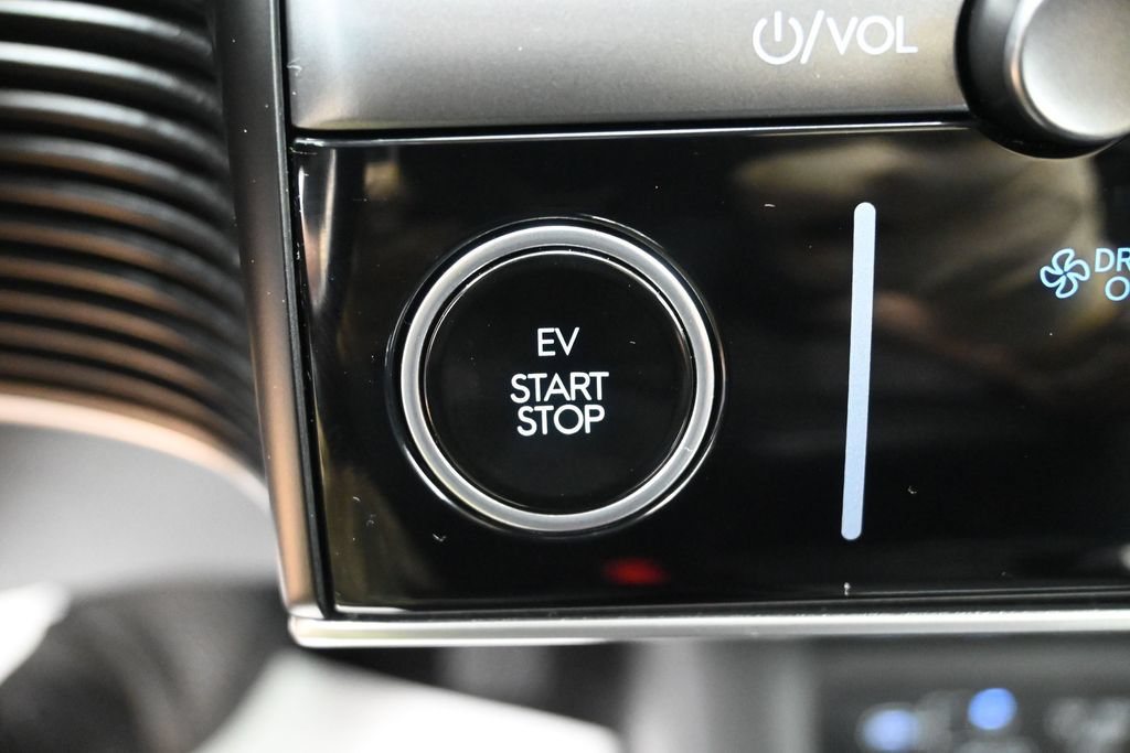 Used 2025 Hyundai Ioniq 5 SE RWD image 20