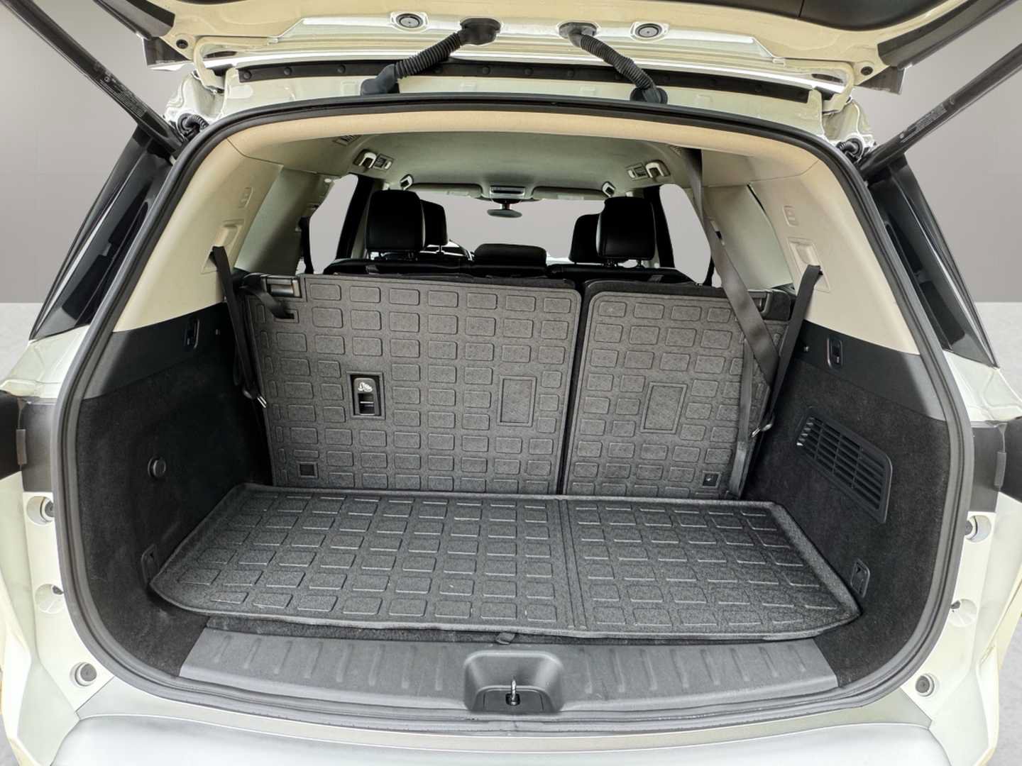 Used 2023 Nissan Pathfinder SL AWD/4WD image 41