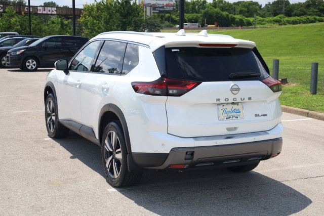 Certified 2025 Nissan Rogue SL w/ Tech Package AWD/4WD image 6