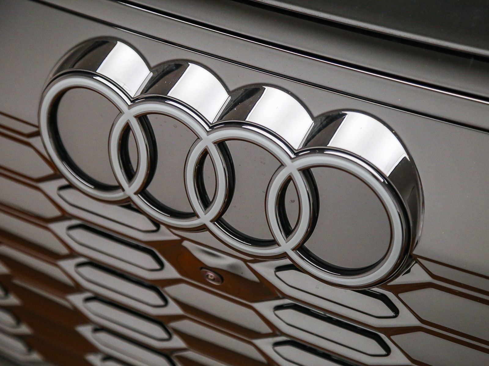 New 2027 Audi SQ6 e-tron Premium Plus AWD/4WD image 10