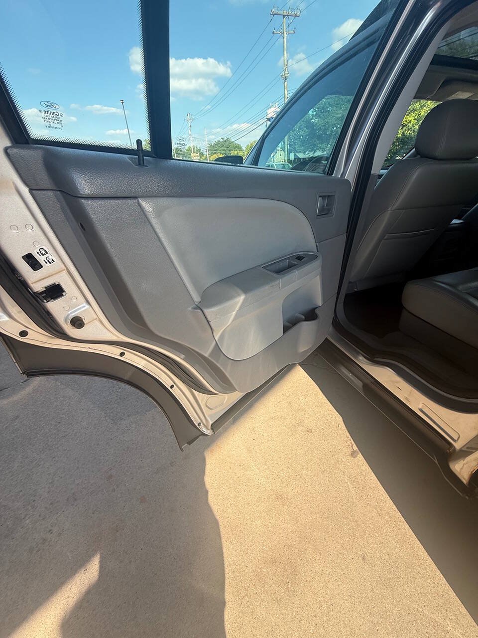 Used 2007 Ford Freestyle SEL FWD image 16