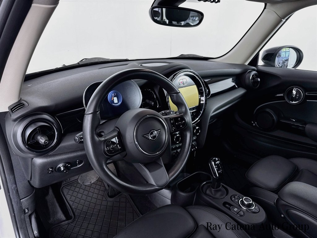 Used 2024 MINI Cooper 2-Door Hardtop FWD image 9
