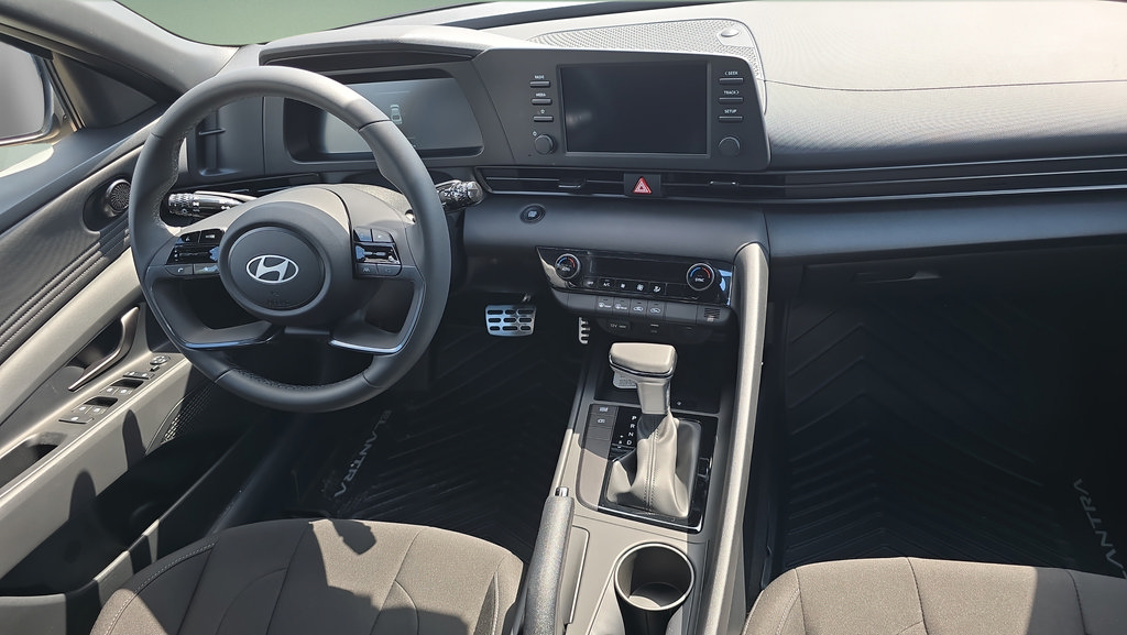 New 2026 Hyundai Elantra Sport FWD image 11