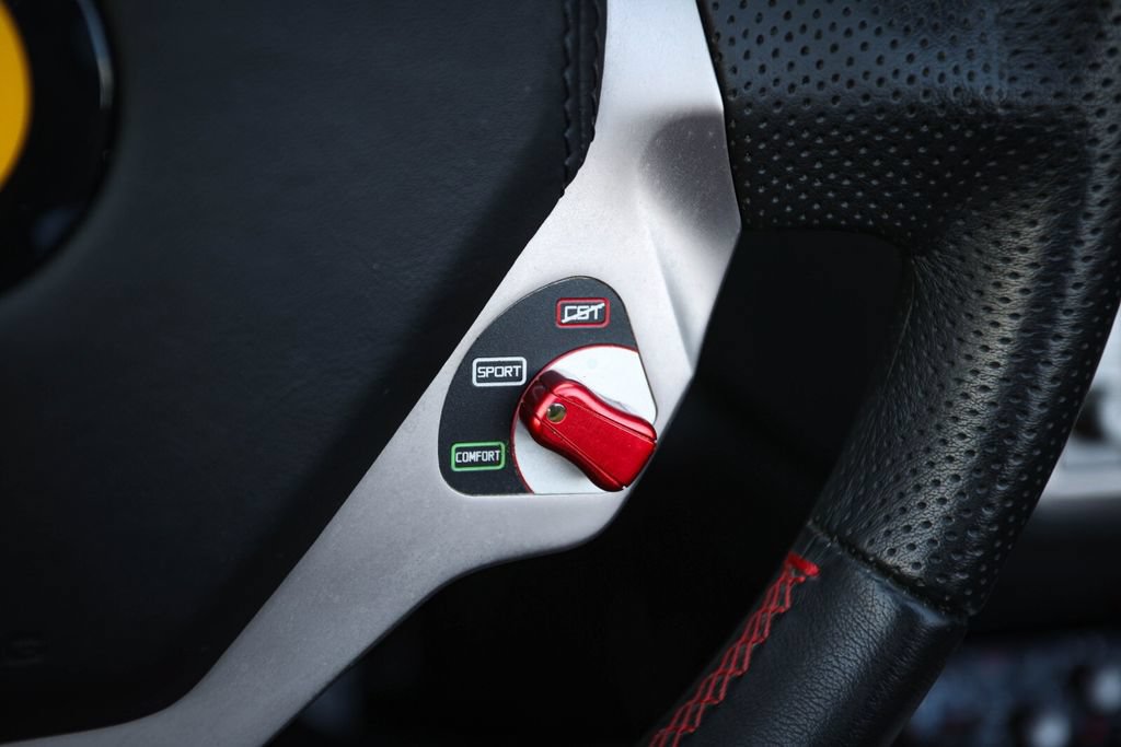 Used 2011 Ferrari California RWD image 31