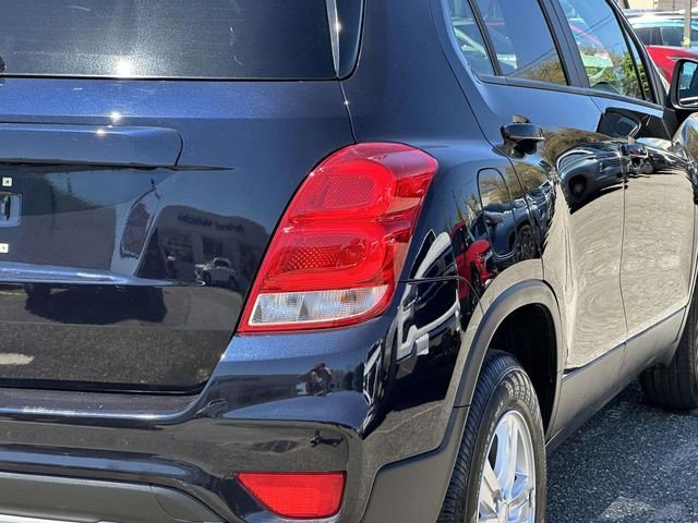 Certified 2022 Chevrolet Trax LT w/ LT Convenience Package AWD/4WD image 11
