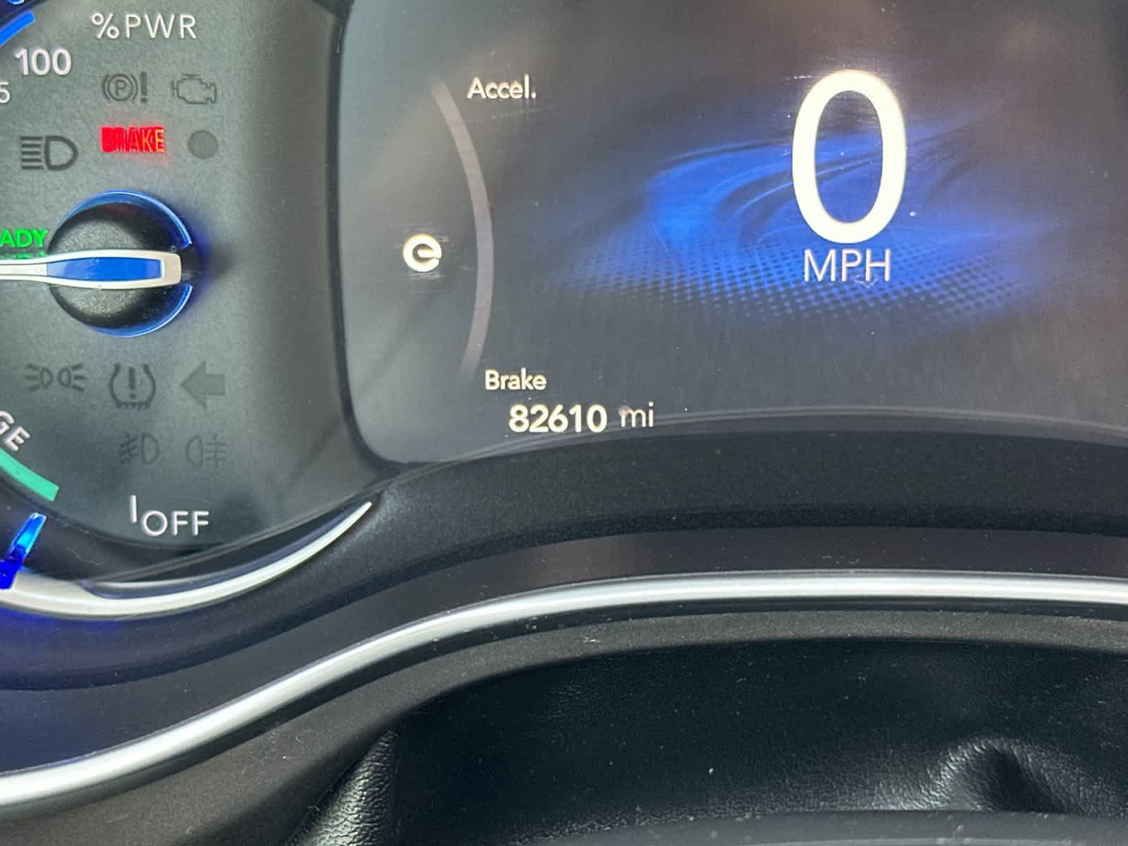 Used 2018 Chrysler Pacifica Limited w/ Advanced Safetytec Group FWD image 28