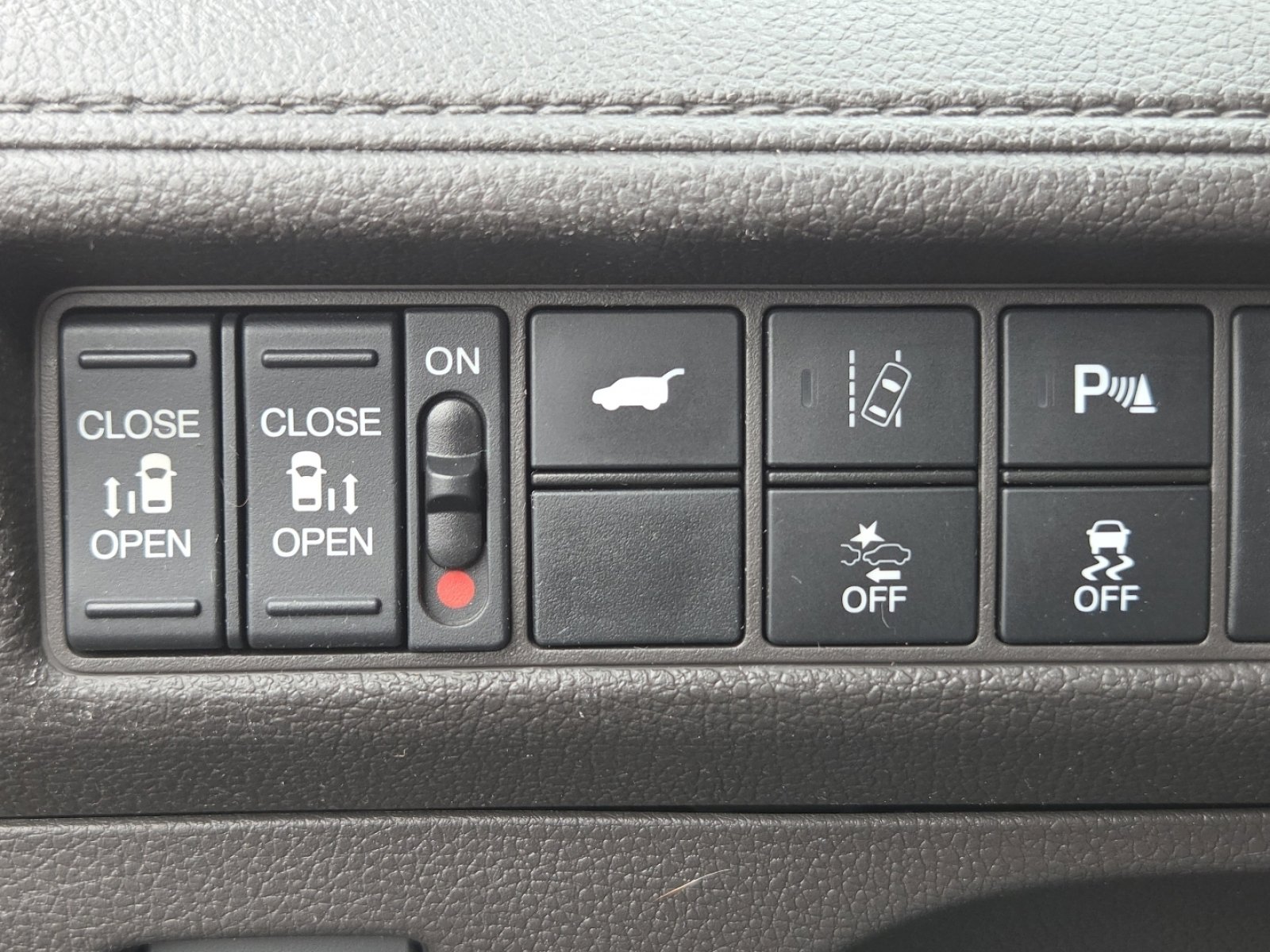 Used 2018 Honda Odyssey Elite image 12