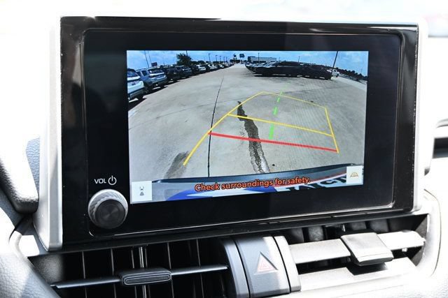 Used 2025 Toyota RAV4 XLE FWD image 26