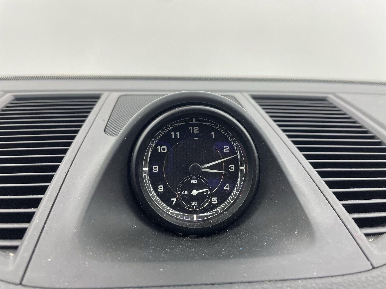 Certified 2023 Porsche Macan Turbo image 24