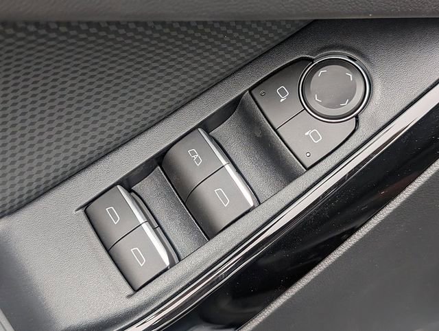 New 2026 Chevrolet Equinox RS w/ Safety and Technology Package FWD image 19