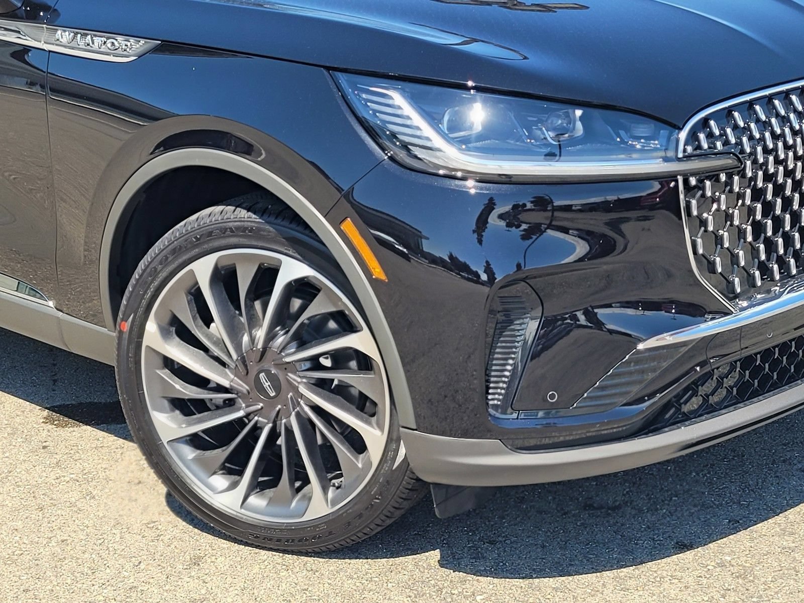New 2026 Lincoln Aviator Reserve AWD/4WD image 6