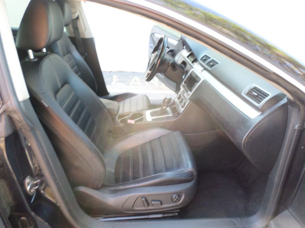 Used 2012 Volkswagen CC Sport image 16