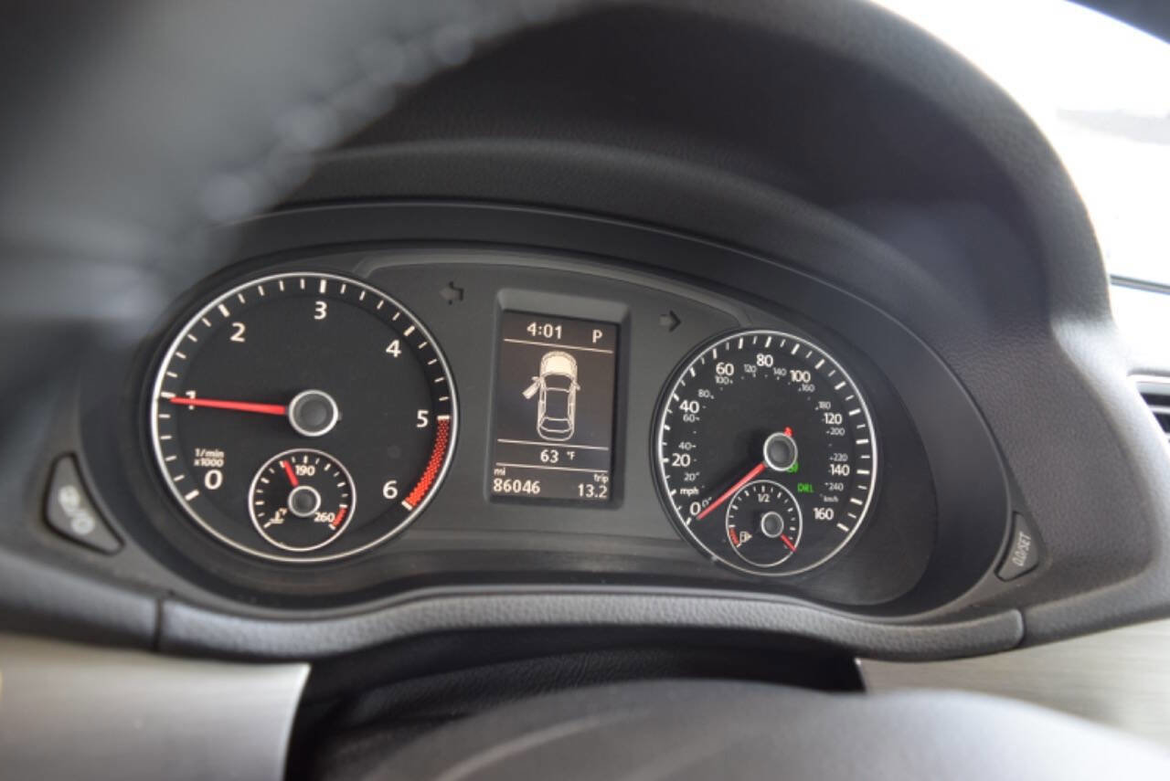 Used 2015 Volkswagen Passat TDI SE image 22