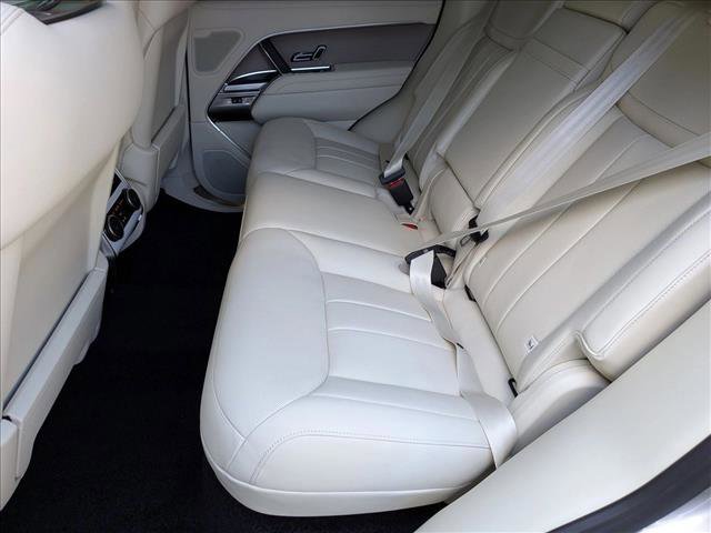 New 2026 Land Rover Range Rover SE image 15
