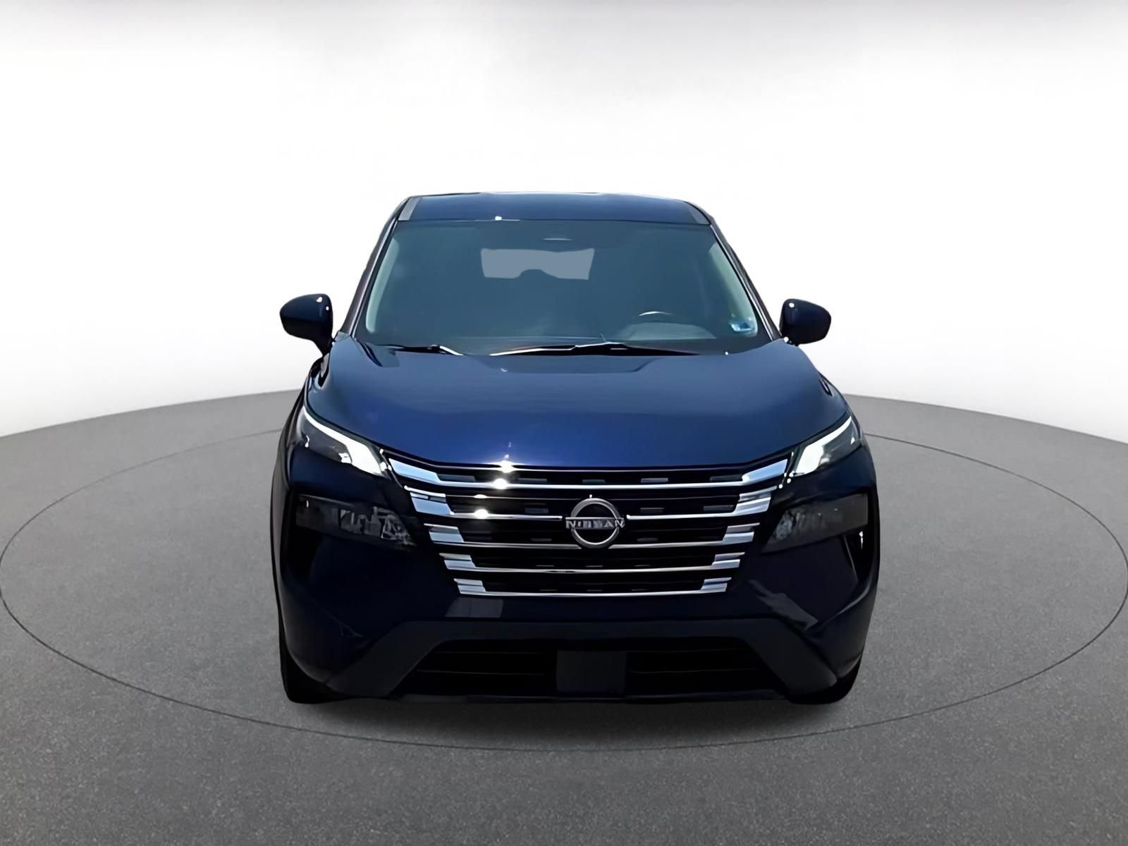 Used 2025 Nissan Rogue SV FWD image 4