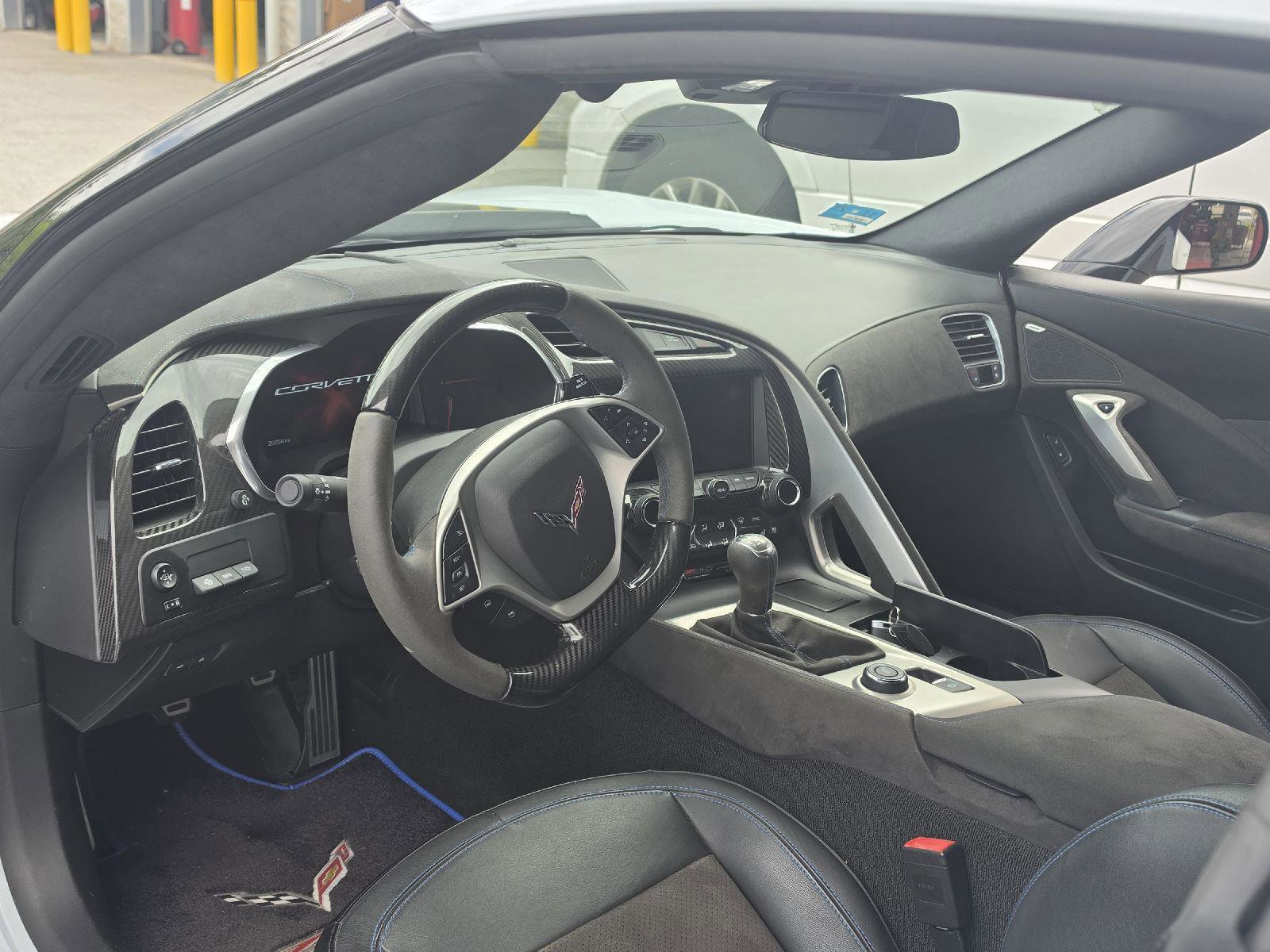 Used 2018 Chevrolet Corvette Z06 w/ Carbon 65 Edition RWD image 10