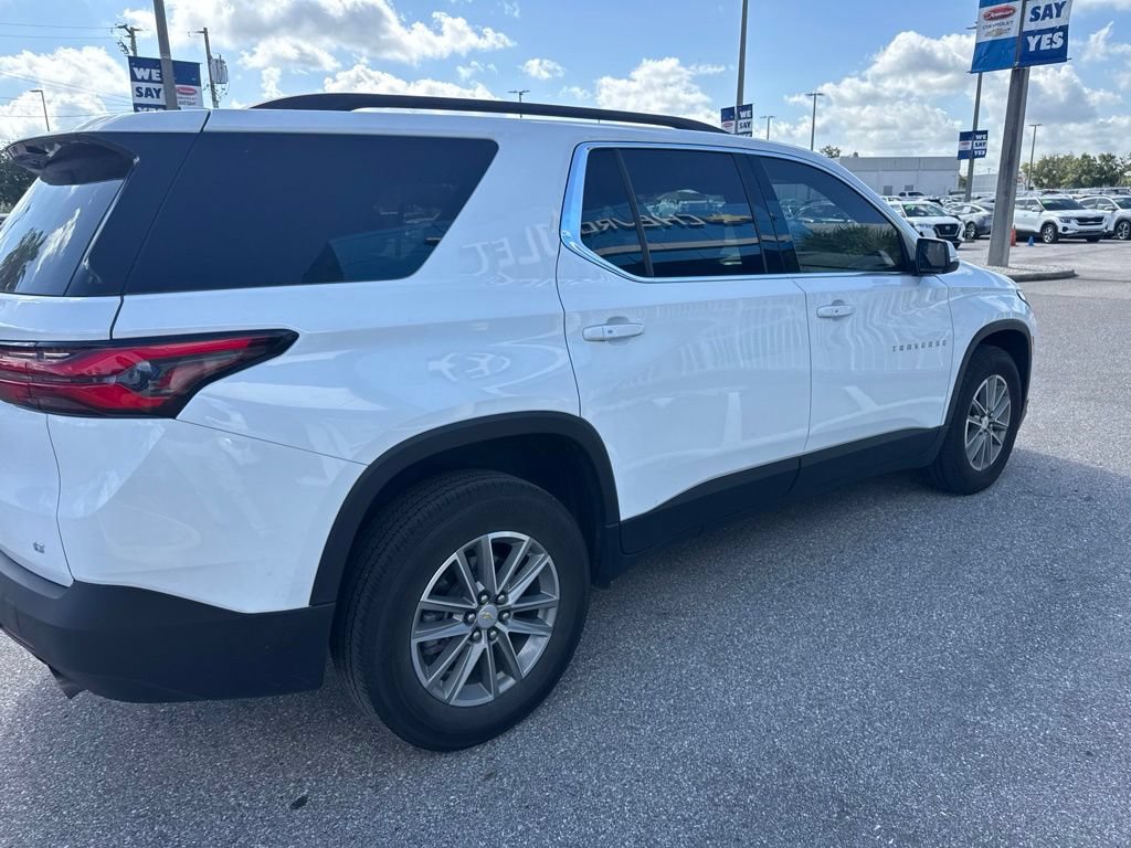 Used 2023 Chevrolet Traverse LT FWD image 5