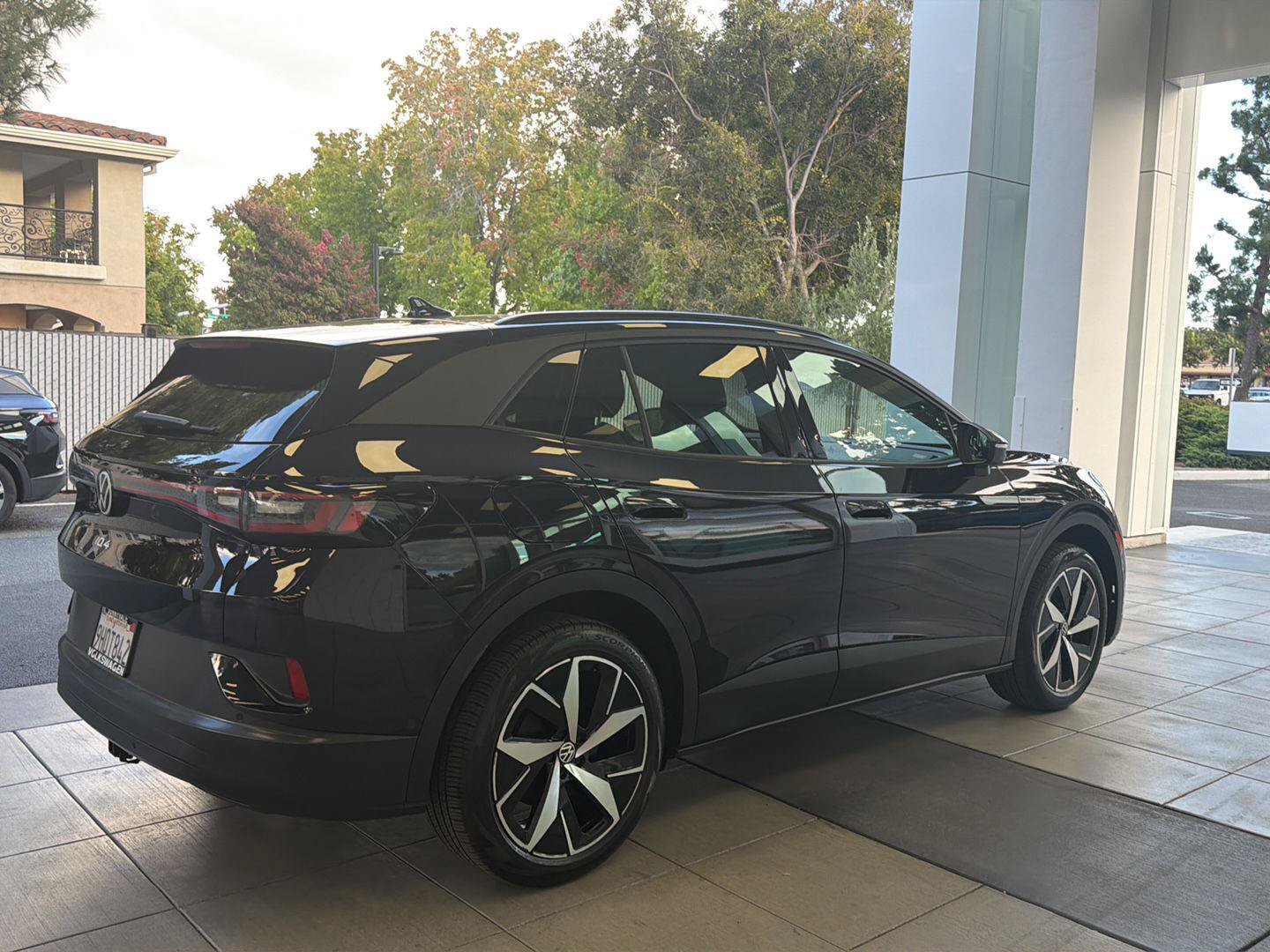 Used 2023 Volkswagen ID.4 Pro S AWD/4WD image 5