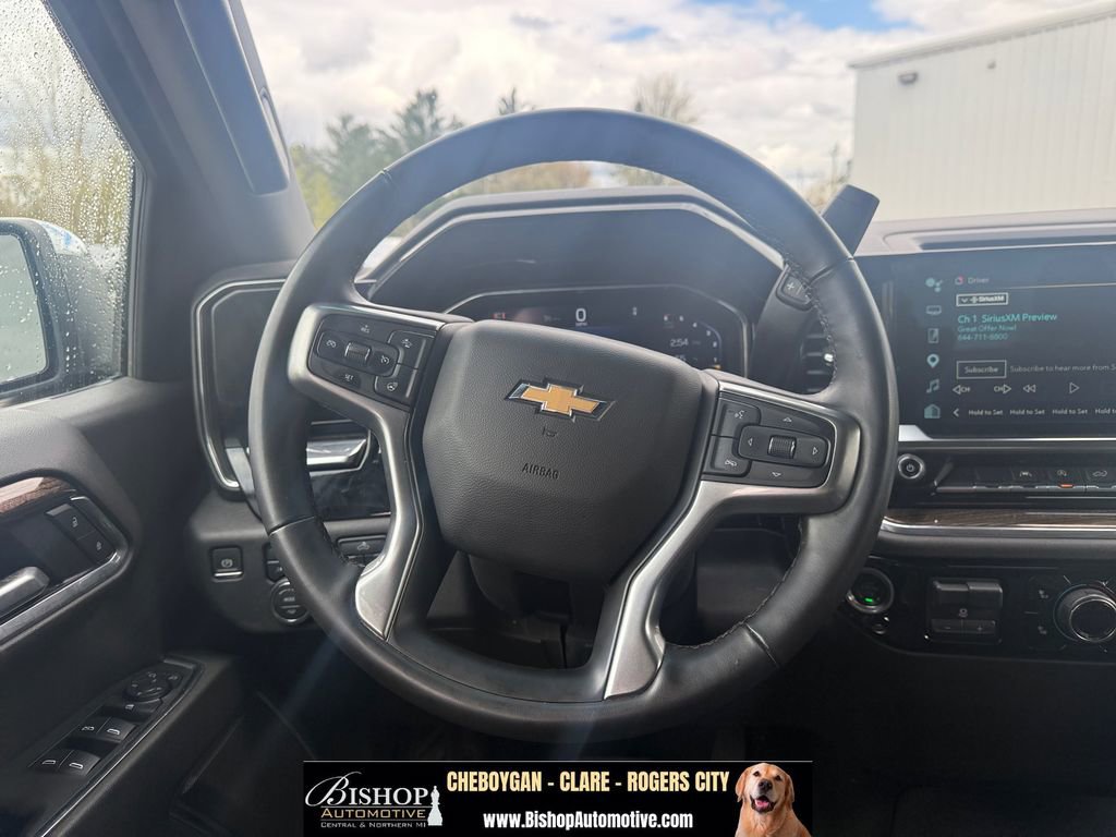 Used 2025 Chevrolet Silverado 1500 LT AWD/4WD image 13
