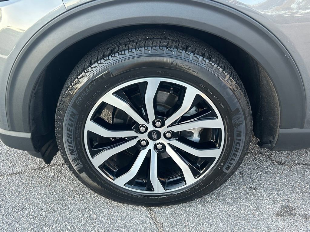 Used 2025 Ford Explorer ST-Line w/ Premium Package image 18