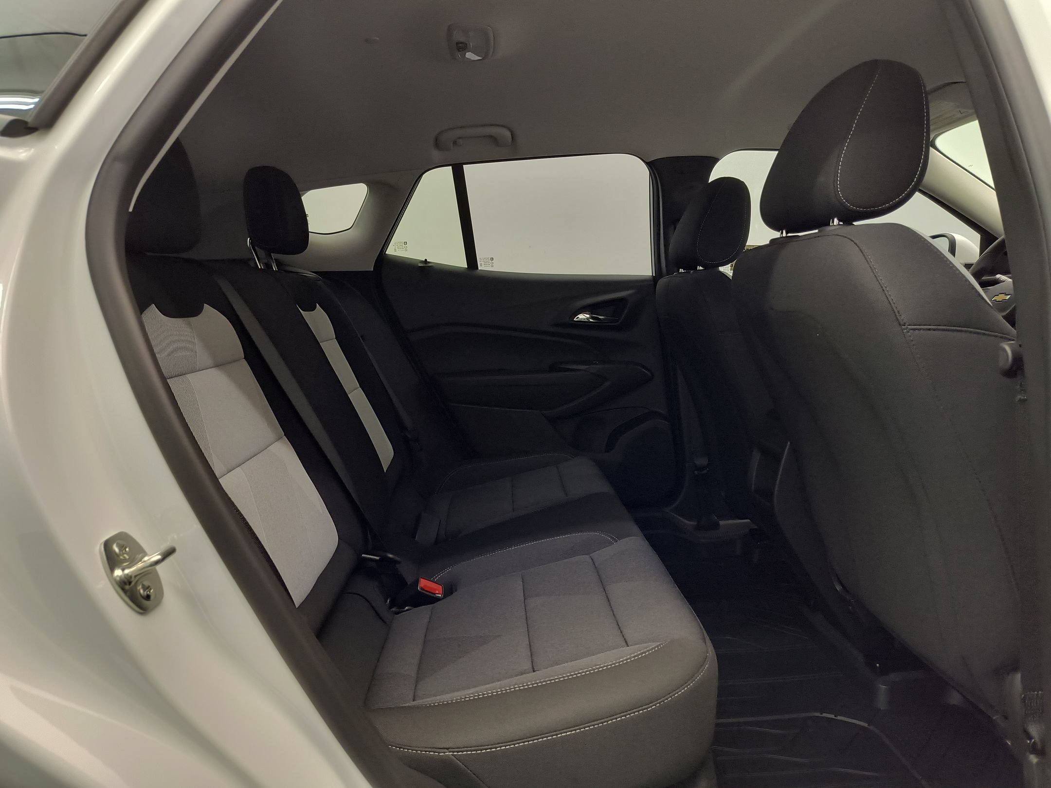 New 2026 Chevrolet Trax LS w/ LS Convenience Package FWD image 27