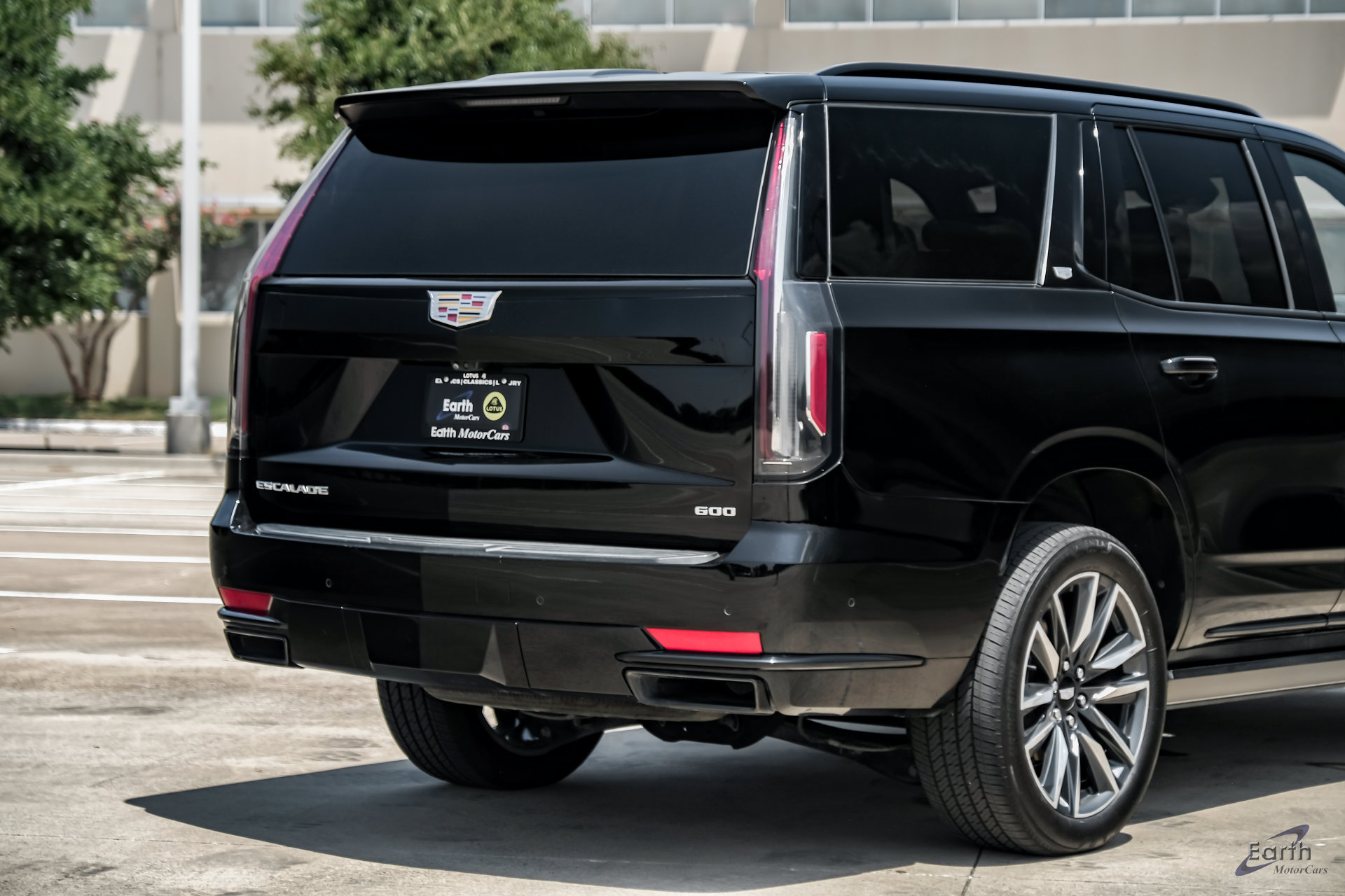 Used 2023 Cadillac Escalade Sport Platinum AWD/4WD image 19