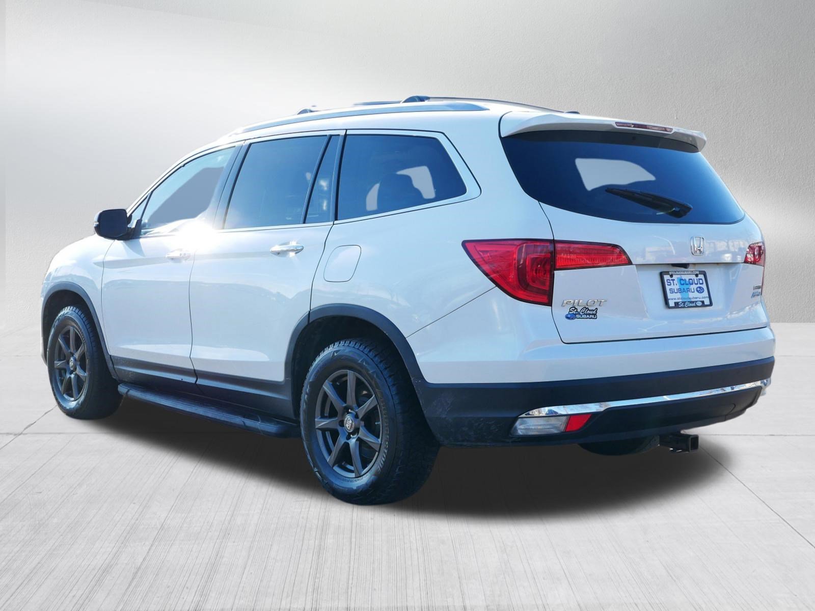 Used 2017 Honda Pilot Touring image 5