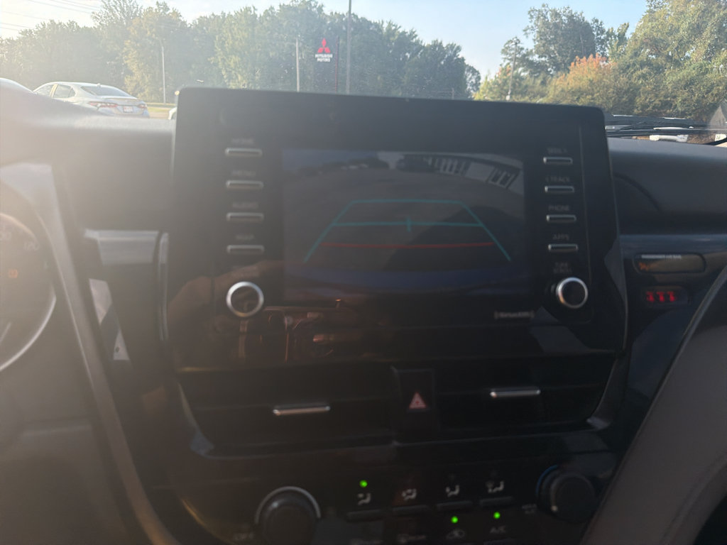 Used 2021 Toyota Camry LE FWD image 7