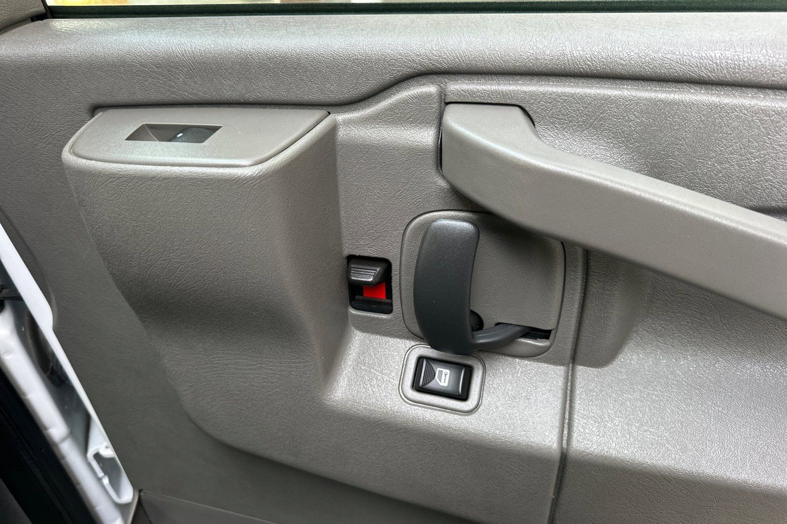 Certified 2024 GMC Savana 2500 w/ Driver Convenience Package image 18