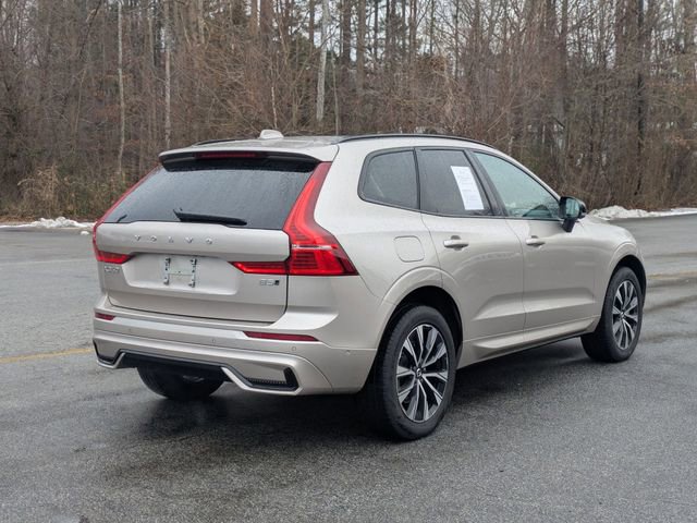 Used 2025 Volvo XC60 B5 Plus image 2