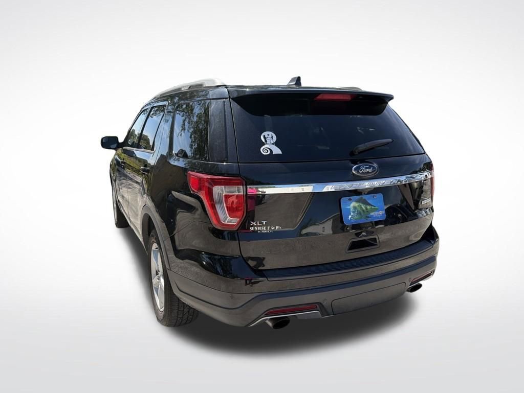 Used 2018 Ford Explorer XLT w/ Class II Trailer Tow Package FWD image 6