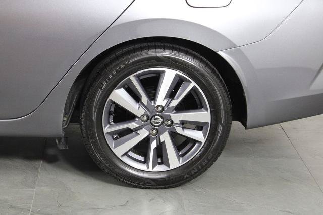 Certified 2020 Nissan Versa SV FWD image 12