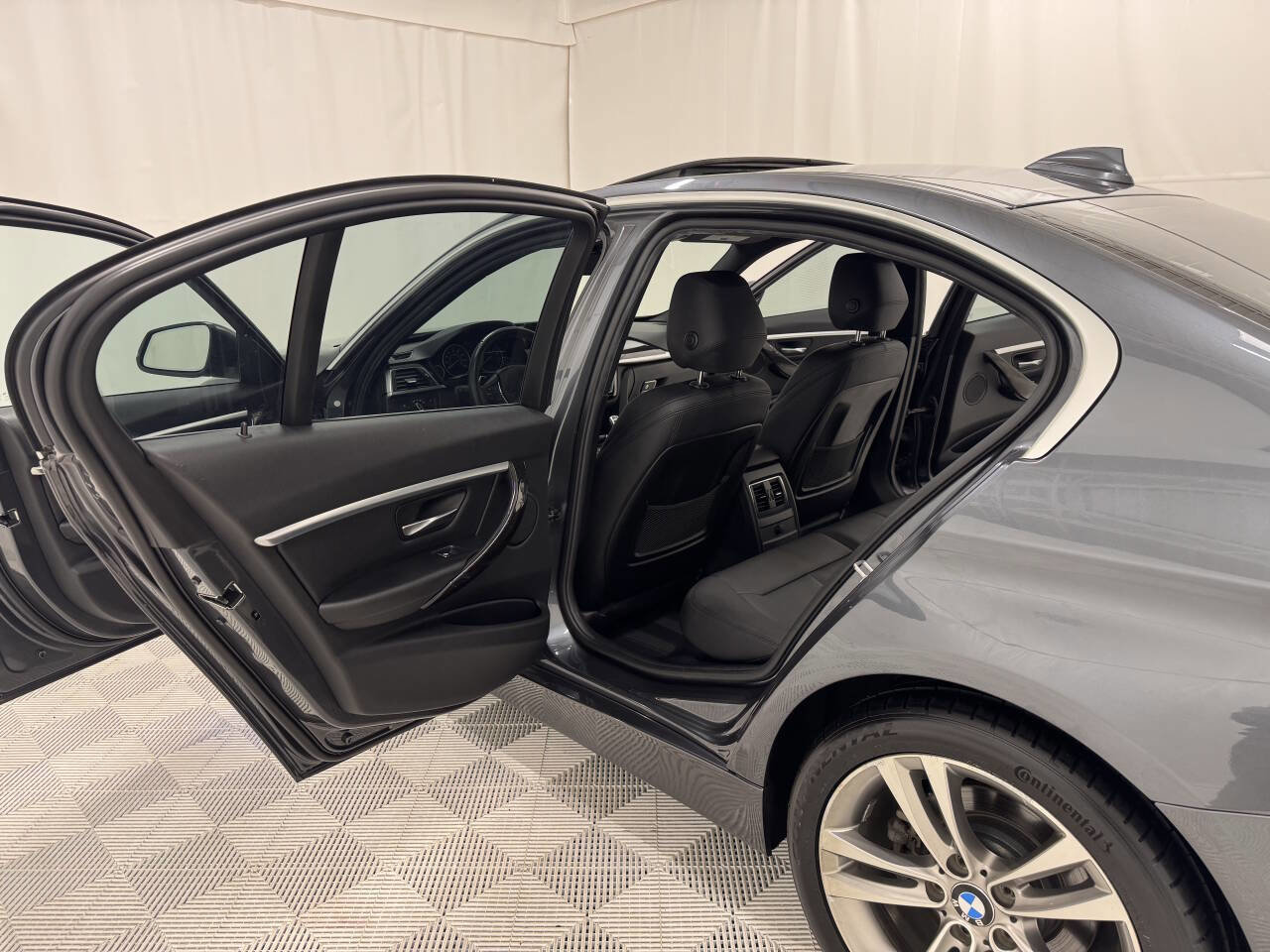 Used 2017 BMW 330i Sedan image 13