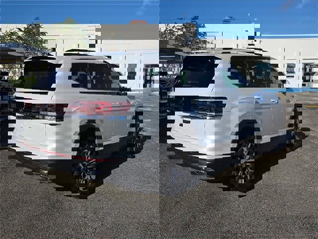 New 2026 Volkswagen Atlas SE image 2