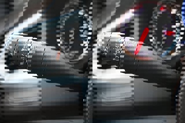 Used 2021 GMC Acadia SLT w/ Technology Package image 39