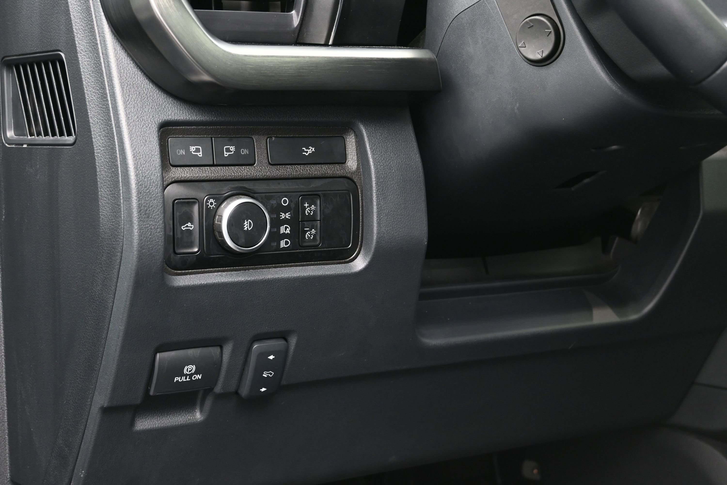 Used 2024 Ford F350 Lariat w/ Lariat Ultimate Package AWD/4WD image 23