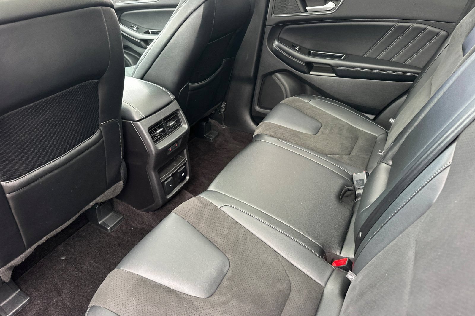 Used 2016 Ford Edge Sport w/ Equipment Group 401A AWD/4WD image 11