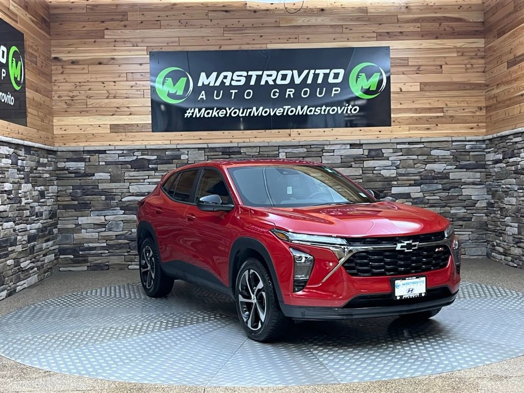 Used 2026 Chevrolet Trax RS w/ Sunroof Package image 2