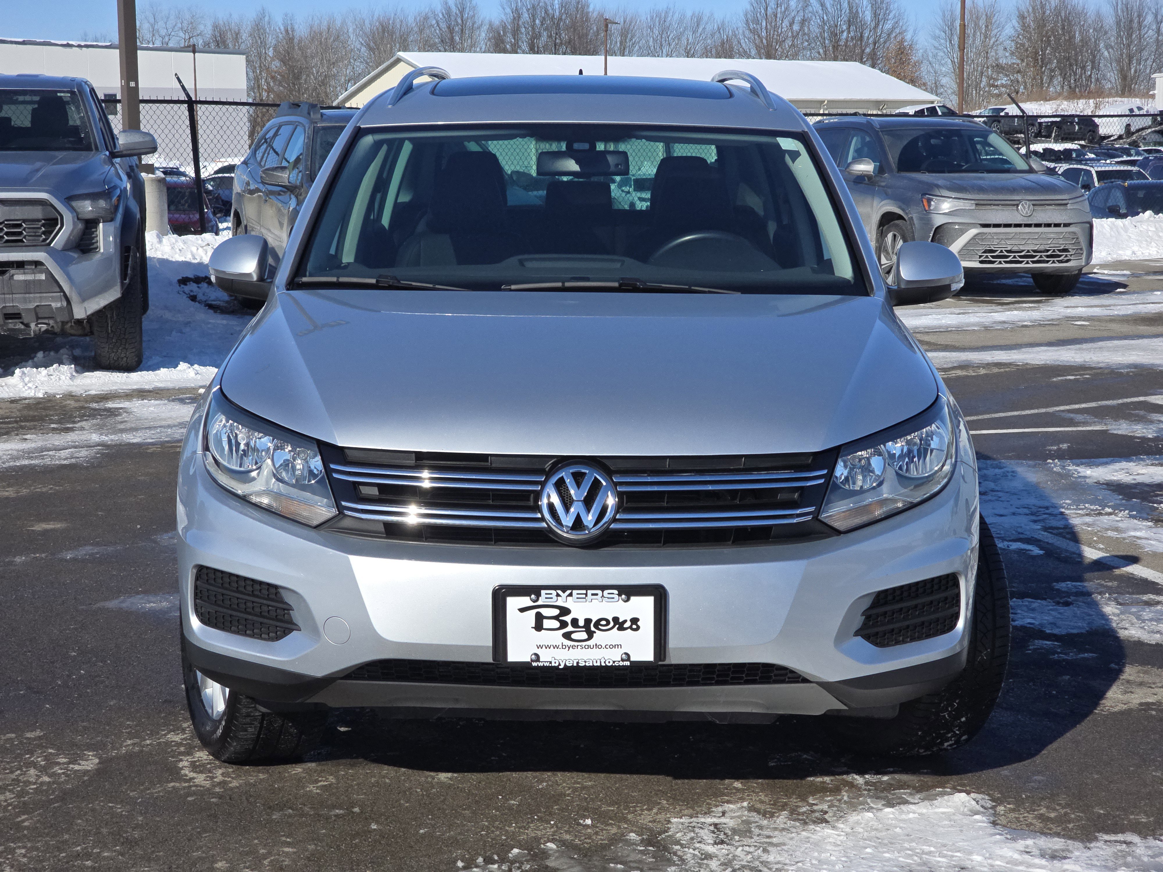 Used 2017 Volkswagen Tiguan Wolfsburg Edition image 2
