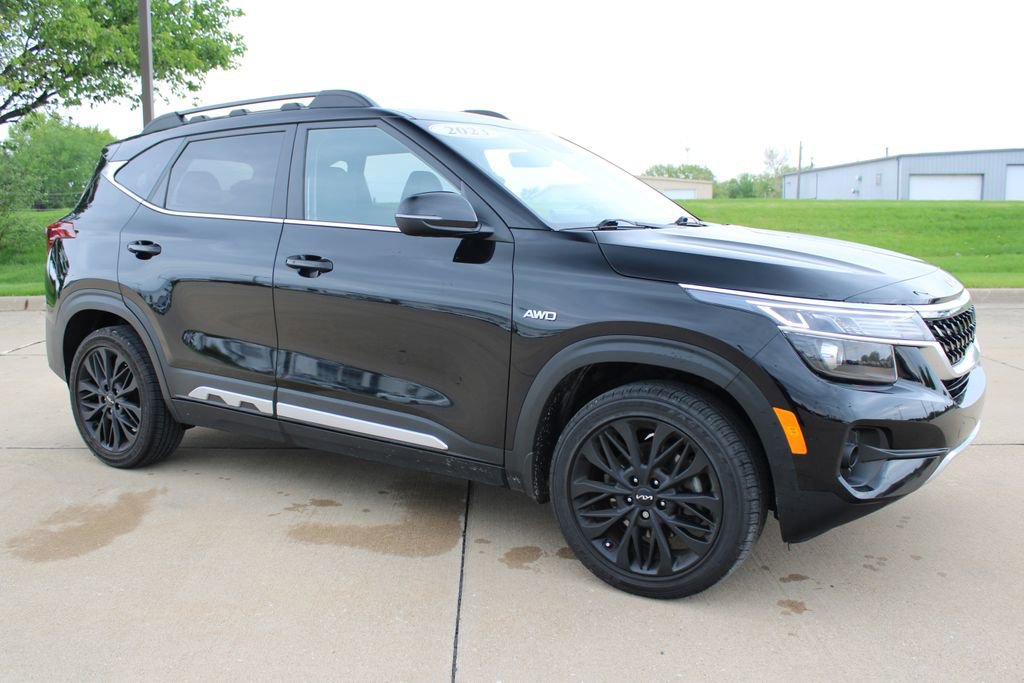 Used 2023 Kia Seltos Nightfall Edition AWD/4WD image 3